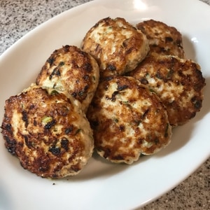 豆腐でふわふわ♪大葉かおる鶏つくねバーグ